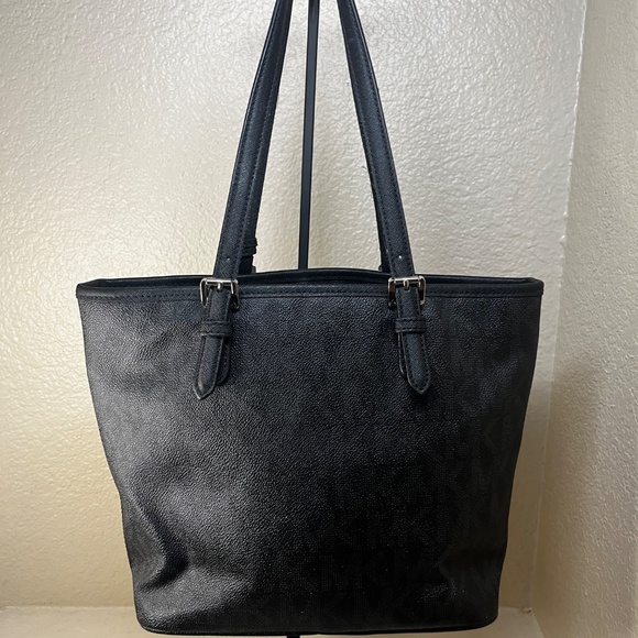 Michael Michael Kors medium monogram Shoulder Bag - Picture 7 of 13